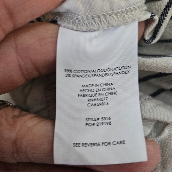 CAbi Wide Legged Cropped Striped Pants Sz 10 - Picture 10 of 10